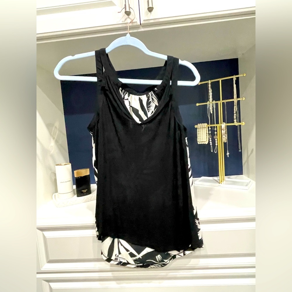 Express dressy, tank top, black and white palm trees size small good con… - Picture 2 of 3